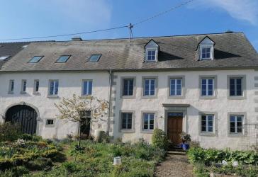 Ein seltenes Juwel: Dieses charmante Einfamilienhaus aus dem Jahr 1845 vereint den Charakter eines denkmalgeschützten Landhauses mit dem Komfort einer