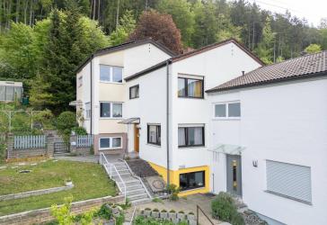 Einfamilienhaus mit Garten, Terrasse und schöner Aussicht