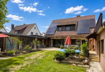 *Wohnen wo andere Urlaub machen*Gartenparadies *Pool* Solaranlage*