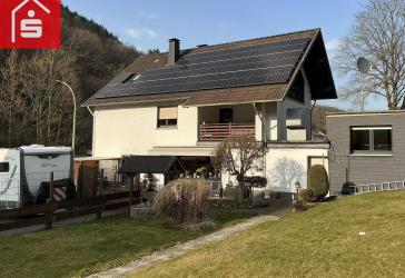 Einfamilienhaus mit Lagerhalle in Finnentrop-Rönkhausen