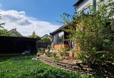 4-Zimmer-Wohnung mit Wintergarten, Garten & Büro