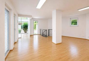 Atelier Studio Loft mit genehmigter Wohnnutzung