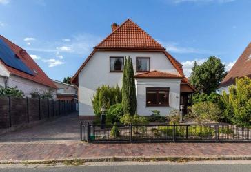 Stilvolles, großzügiges Familienhaus mit Garage & Terrasse in Traumlage (Bürgereschviertel), Oldenburg mit Vollkeller
