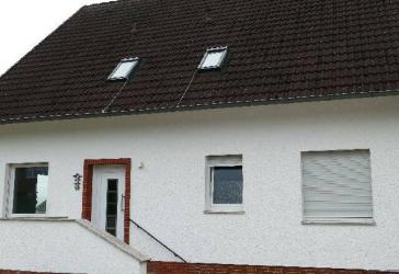 Mit 2026er Luftwärmepumpe! Sehr massives Ein- bis Dreifamilienhaus mit vielen Garagen in Fischbeck!