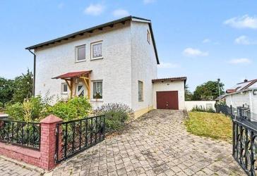 Schönes freistehendes Einfamilienhaus in ruhiger Lage in Regenstauf