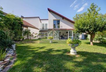 Exklusives Reihenendhaus mit parkähnlichem Grundstück, in Bestlage von Ottobrunn