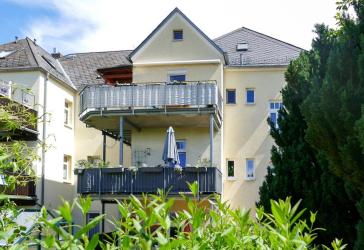 Gemütliche 4-Zimmer-Eigentumswohnung mit großem Sonnenbalkon in bevorzugter Höhenlage von Greiz