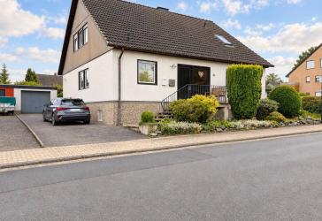 Zweifamilienhaus in ruhiger Wohnlage