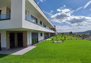 MODERNES WOHNEN MIT GARTEN - STILVOLLE NEUBAU-ERDGESCHOSSWOHNUNG IN SONNIGER SÜDLAGE