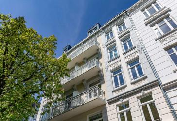 Imposanter Altbau - Langfristig vermietete Kapitalanlage in exklusiver Lage ++ courtagefrei ++