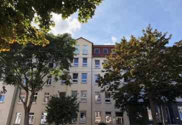 Frisch komplett renovierte 4-Zimmer-Wohnung mit großem Südbalkon in der Andreasvorstadt