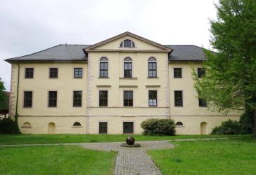 Öffentliche Ausschreibung zum Verkauf - ehem. Gutshaus in Schönewerda