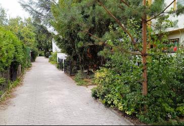 Haus mit Terrasse+ Balkon und Einzelgarage -provisionsfrei-