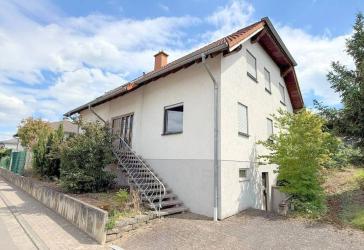 Eins-Zweifamilienhaus in schöner Wohnlage - Kleinkarlbach