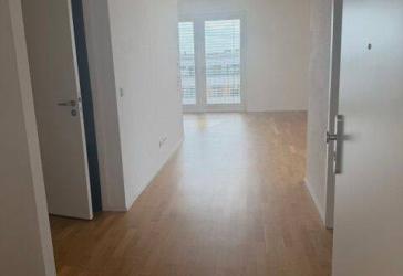 Großzügig geschnittene 3-Zimmer-Wohnung mit tollem Ausblick nach Frankfurt