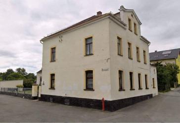 2-Familienhaus, viel Nebengelass,Halle, gr. Grundstück, Garagen
