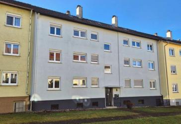 Renovierungsbedürftige 3-Zimmer-Wohnung mit Balkon zu verkaufen