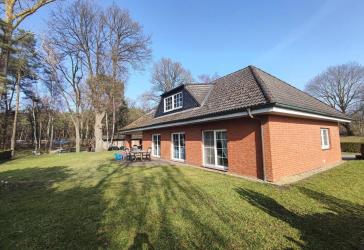 FamilienHaus mit ca. 84 m2 Ausbaureserve auf sehr gepflegtem 3000 m2 Grundst.