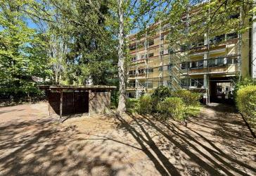 Hübsche Wohnung mit Balkon ins Grüne im schönen Steglitz