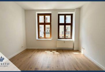 Frisch renovierte 2-Zimmer-Wohnung mit moderner EBK in Erdgeschoss Lage