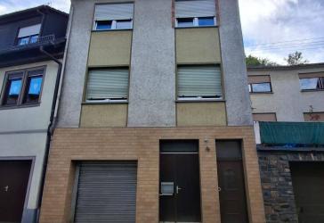 Vermietet Ein-Zweifamilien Haus fast 10 % Rendite !!