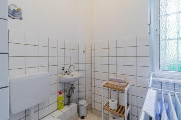 Sofort bezugsfreies Teilgewerbe: Büro, Praxis oder Laden mit Schaufenster und 2 separaten Eingängen, teilbar – Vorschaubild 22