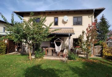 Freistehendes massiv erbautes Einfamilienhaus, neuwertig, mediterraner Baustil, hochwertige Ausstattungen, Terrasse, Gartenhaus