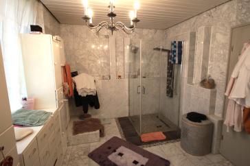 FREISTEHEND EXKLUSIV 1 FAM.-HS., 3 GARAGEN, 7 ZI./237 QM WFL., MARMOR, KAMIN, SAUNA IN KNITTKUHL – Düsseldorf – Vorschaubild 11