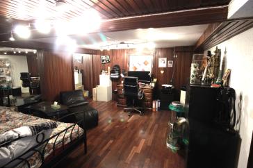 FREISTEHEND EXKLUSIV 1 FAM.-HS., 3 GARAGEN, 7 ZI./237 QM WFL., MARMOR, KAMIN, SAUNA IN KNITTKUHL – Düsseldorf – Vorschaubild 27