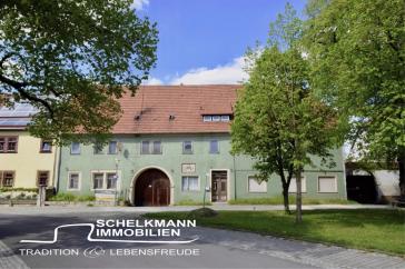 Denkmalgeschützter Vierseitenhof im Herzen Gräfentonnas – Bild 1 von 39