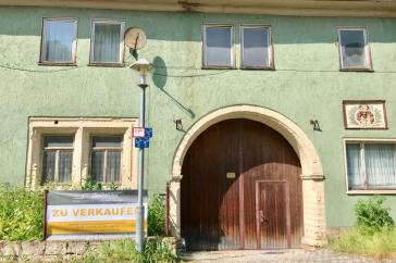 Denkmalgeschützter Vierseitenhof im Herzen Gräfentonnas – Vorschaubild 3