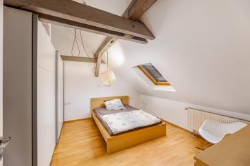 Offenes Wohnen im Kurpark – lichtdurchflutete 2,5-Zimmer-Dachwohnung mit Loftcharakter – Stuttgart – Vorschaubild 6