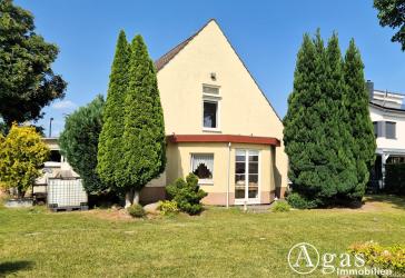 Einfamilienhaus mit unverbautem Blick in Ortsrandlage auf großem Grundstück