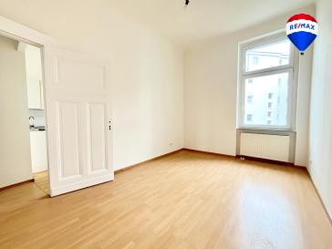 Bezugsfertige, moderne 2-Zimmer-Wohnung mit Balkon & Fahrstuhl in Berlin Spandau – Berlin – Vorschaubild 4
