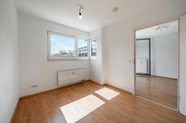 Gemütlich und zentral: Dein stilvoller Rückzugsort in Hamburg – Hamburg – Vorschaubild 4