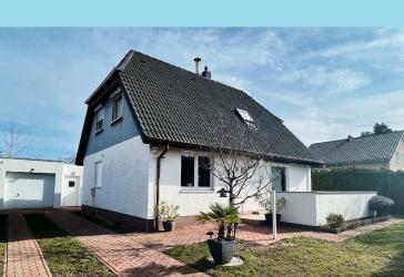 freistehendes Einfamilienhaus in ruhiger 2.Reihe, gehobene Ausstattung für den persönlichen Wohnkomfort, viele weitere Features