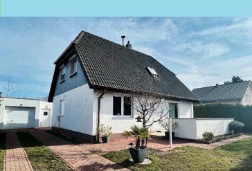 freistehendes Einfamilienhaus in ruhiger 2.Reihe, gehobene Ausstattung für den persönlichen Wohnkomfort, viele weitere Features