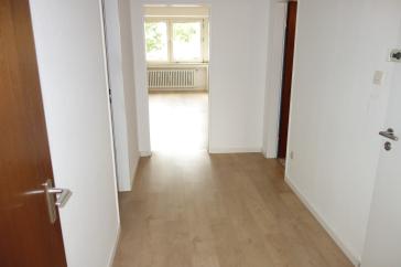 KOMFORTWOHNUNG IN OBERBILK 2 ZIMMER MIT BALKON WANNENBAD KOMPLETT LAMINAT 1. ETAGE / AUFZUG – Düsseldorf – Vorschaubild 11