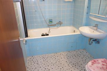 KOMFORTWOHNUNG IN OBERBILK 2 ZIMMER MIT BALKON WANNENBAD KOMPLETT LAMINAT 1. ETAGE / AUFZUG – Düsseldorf – Vorschaubild 9