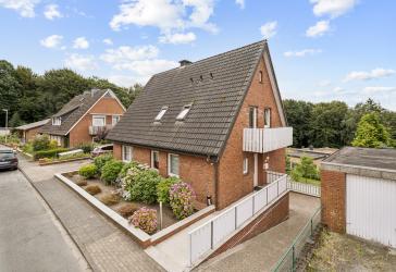 Familienleben mit Weitblick – Großzügiges Zweifamilienhaus mit viel Platz und großem Garten