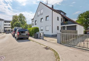 Saniert | Zentral | Ruhig – 4-Zimmer-Wohnung mit Wintergarten und Balkonen