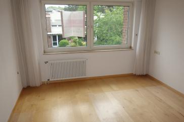 EINFAMILIEN-REIHENMITTELHAUS PARKETT 4 ZIMMER MOD. BÄDER+G-WC GARTEN TERRASSE GARAGE IN HASSELS – Düsseldorf – Vorschaubild 14