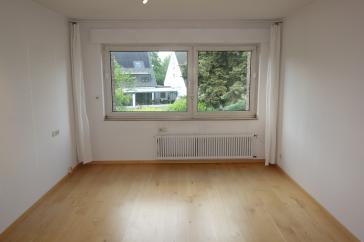 EINFAMILIEN-REIHENMITTELHAUS PARKETT 4 ZIMMER MOD. BÄDER+G-WC GARTEN TERRASSE GARAGE IN HASSELS – Düsseldorf – Vorschaubild 16