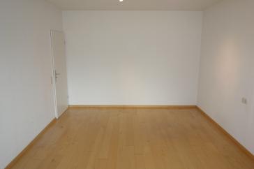 EINFAMILIEN-REIHENMITTELHAUS PARKETT 4 ZIMMER MOD. BÄDER+G-WC GARTEN TERRASSE GARAGE IN HASSELS – Düsseldorf – Vorschaubild 17