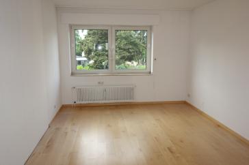 EINFAMILIEN-REIHENMITTELHAUS PARKETT 4 ZIMMER MOD. BÄDER+G-WC GARTEN TERRASSE GARAGE IN HASSELS – Düsseldorf – Vorschaubild 18