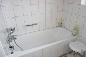 EINFAMILIEN-REIHENMITTELHAUS PARKETT 4 ZIMMER MOD. BÄDER+G-WC GARTEN TERRASSE GARAGE IN HASSELS – Düsseldorf – Vorschaubild 21