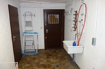 EINFAMILIEN-REIHENMITTELHAUS PARKETT 4 ZIMMER MOD. BÄDER+G-WC GARTEN TERRASSE GARAGE IN HASSELS – Düsseldorf – Vorschaubild 28