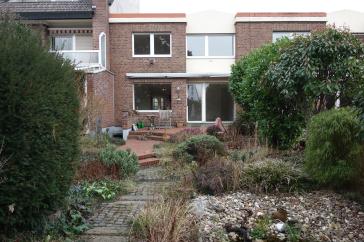 EINFAMILIEN-REIHENMITTELHAUS PARKETT 4 ZIMMER MOD. BÄDER+G-WC GARTEN TERRASSE GARAGE IN HASSELS – Düsseldorf – Vorschaubild 32