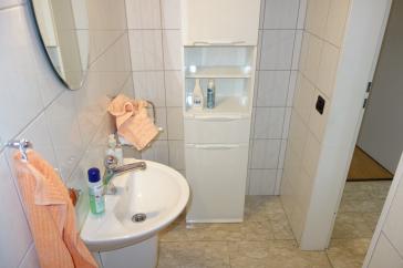 EINFAMILIEN-REIHENMITTELHAUS PARKETT 4 ZIMMER MOD. BÄDER+G-WC GARTEN TERRASSE GARAGE IN HASSELS – Düsseldorf – Vorschaubild 8