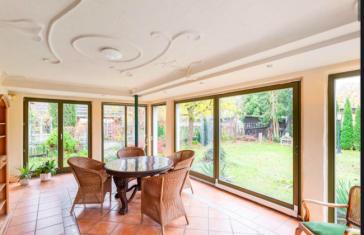 Sehr Attraktives Haus mit Südgarten & Garage in rückwärtiger Lageharmonie